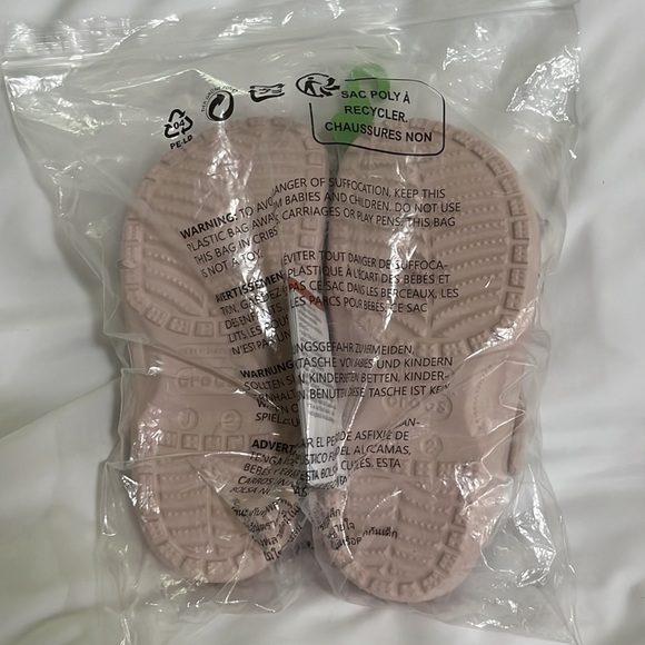 🌸 NEW Crocs Classic Clog Kids J2 Quartz - Picture 3 of 3